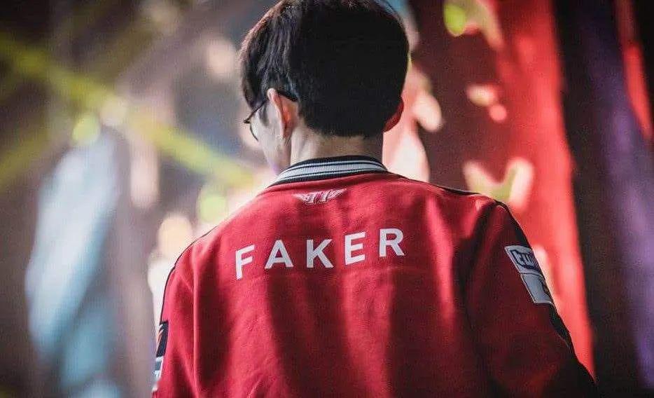Mouz 在 ESL Pro League Season 22 中以 2：0 击败 FaZe，获得第三名