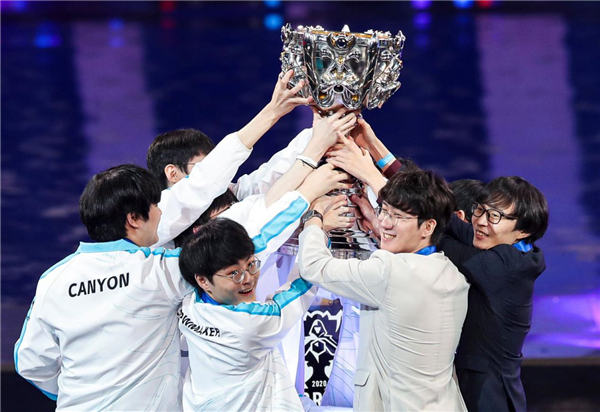 传闻： Foxy9 离开 Gen.G Esports